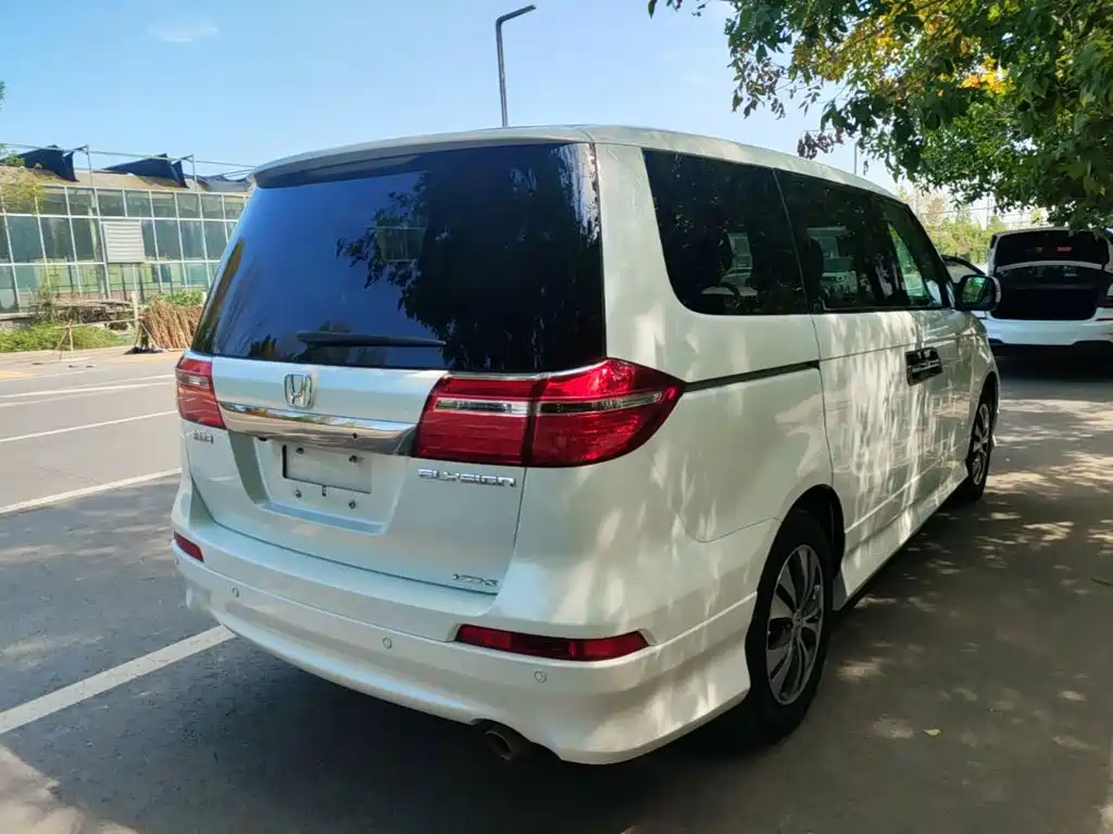 Honda Elysion — миниатюра 7