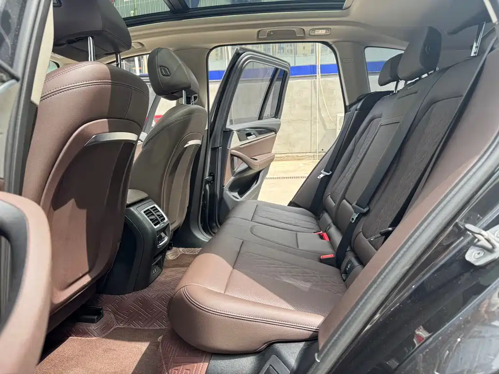 BMW iX3 — миниатюра 11