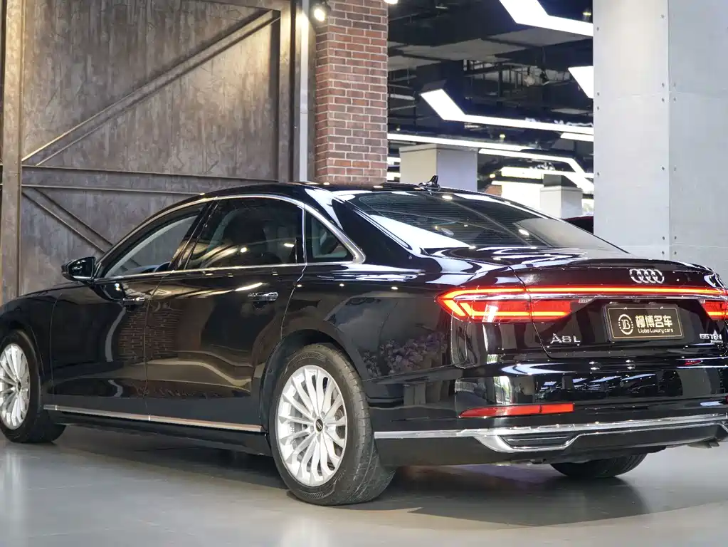 Audi A8 — миниатюра 8