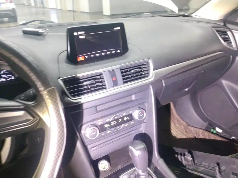 Mazda 3 Axela — миниатюра 13