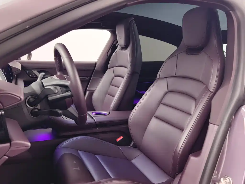 Porsche Taycan — миниатюра 11