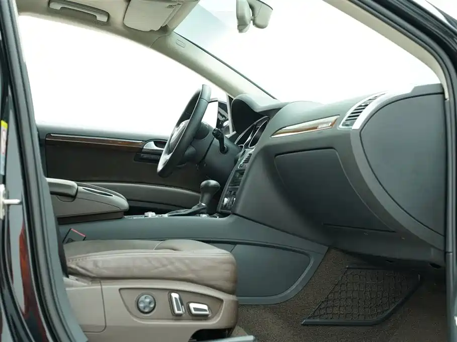 Audi Q7 3.0 TDI Leading Type, фото 26
