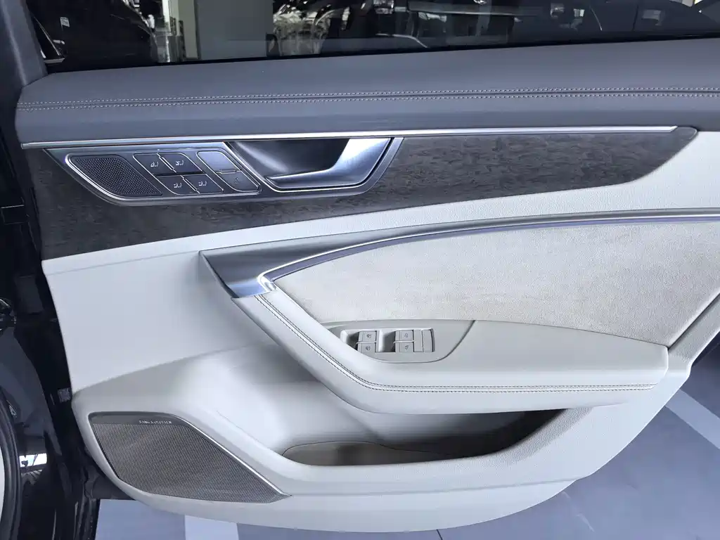Audi A6L — миниатюра 13