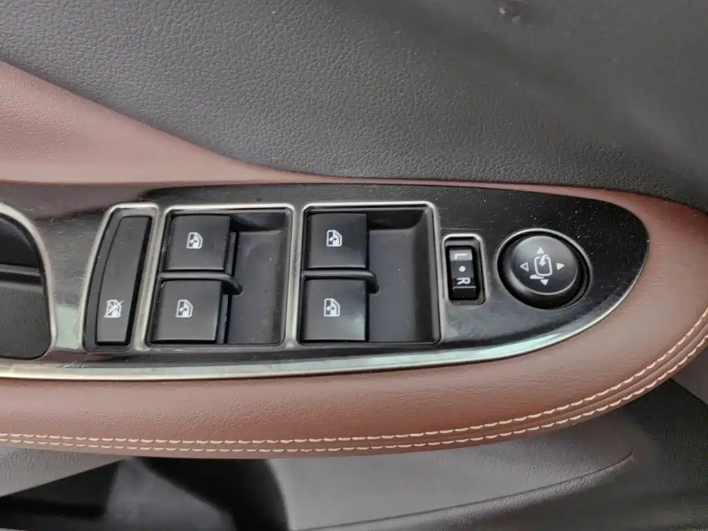 Buick Envision Plus — миниатюра 9