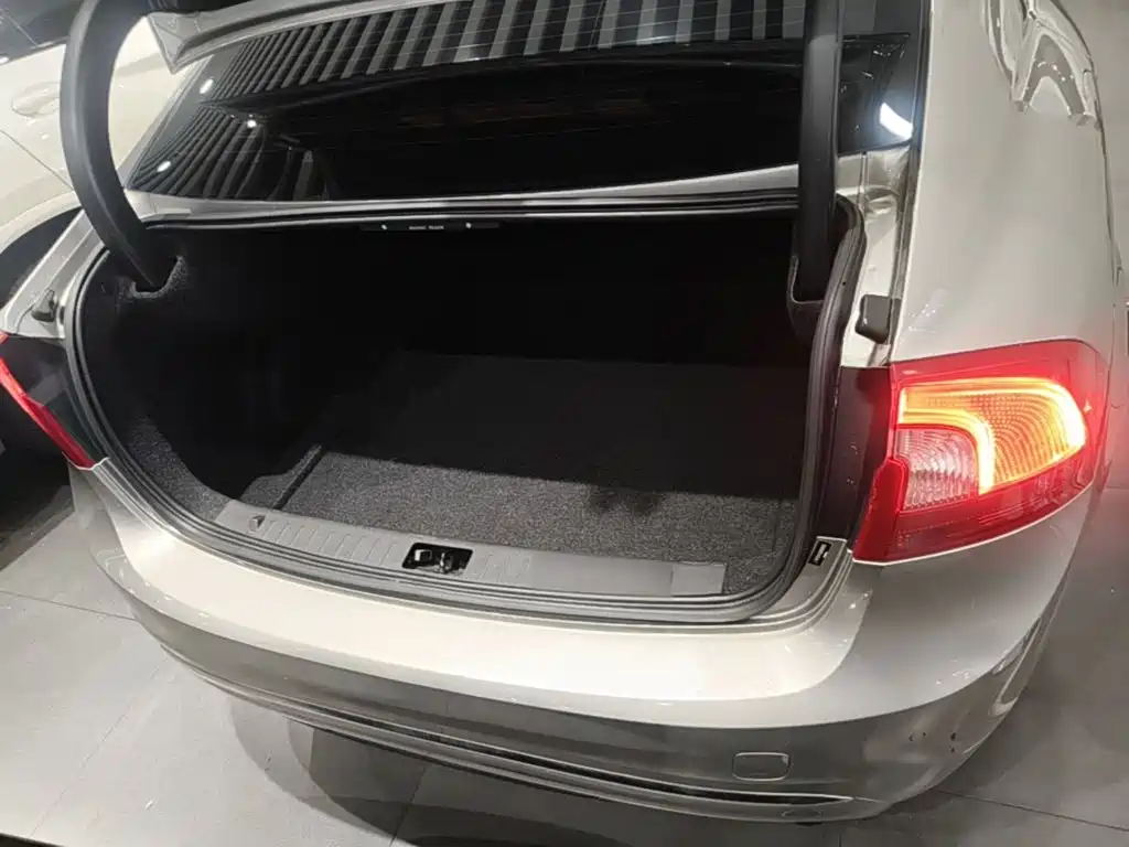 Volvo S60 — миниатюра 19