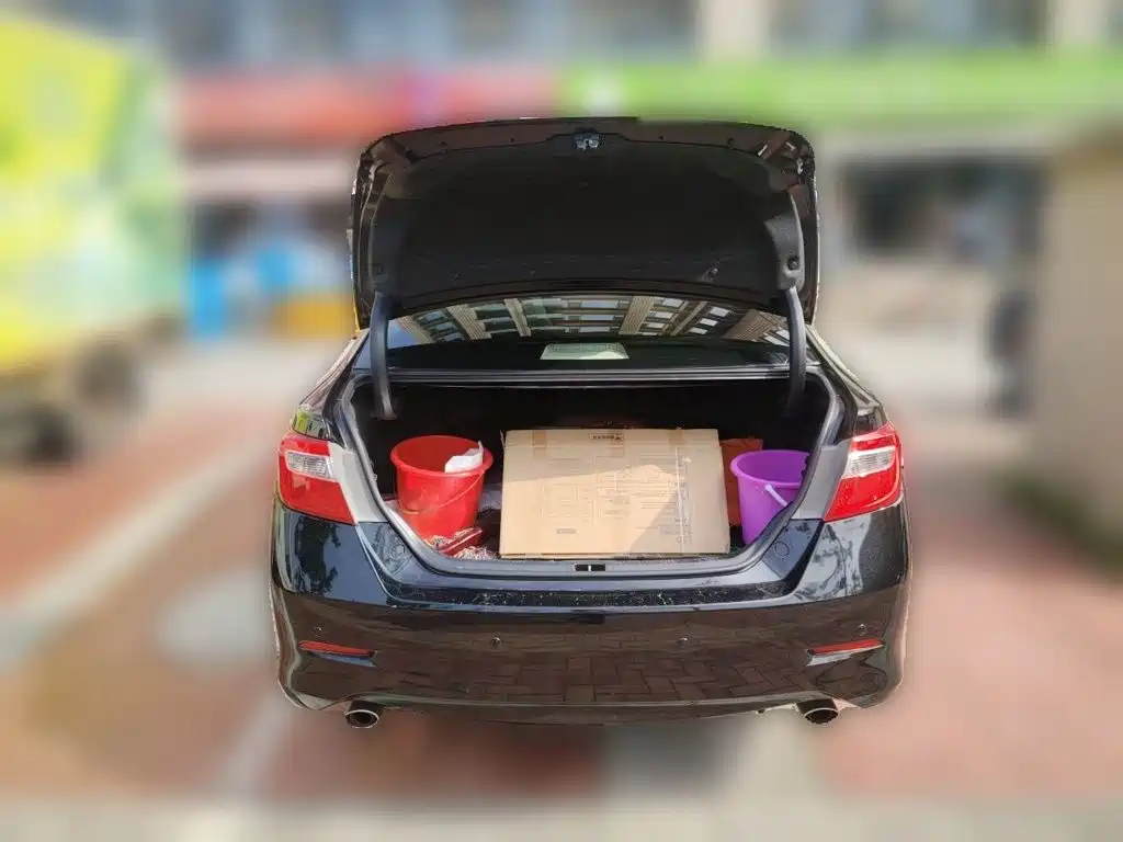 Toyota Camry — миниатюра 15