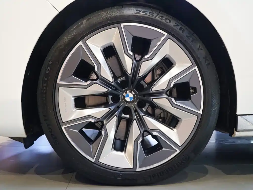 BMW 7 Series — миниатюра 22