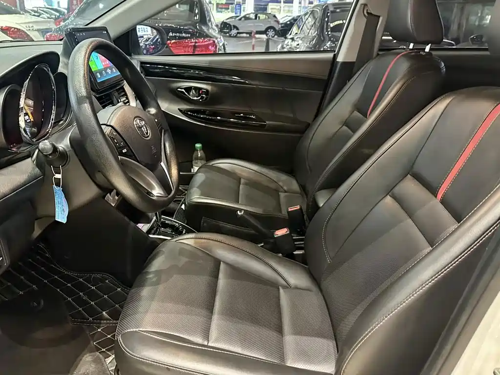 Toyota Yaris L — миниатюра 4