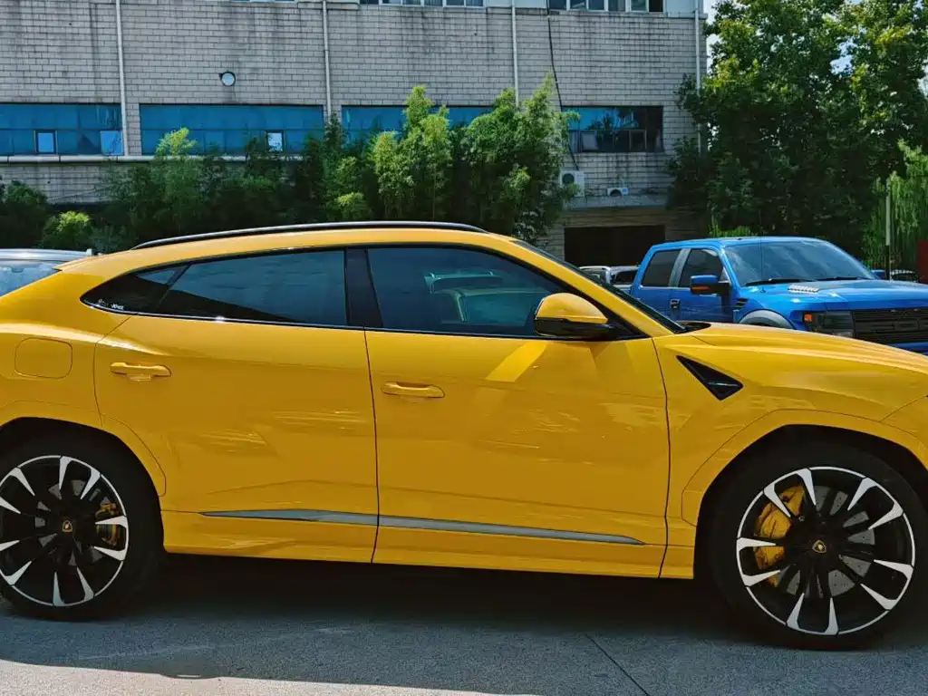 Lamborghini Urus — миниатюра 2
