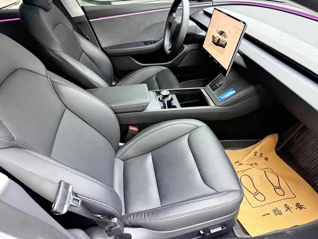 Tesla Model 3 — миниатюра 7