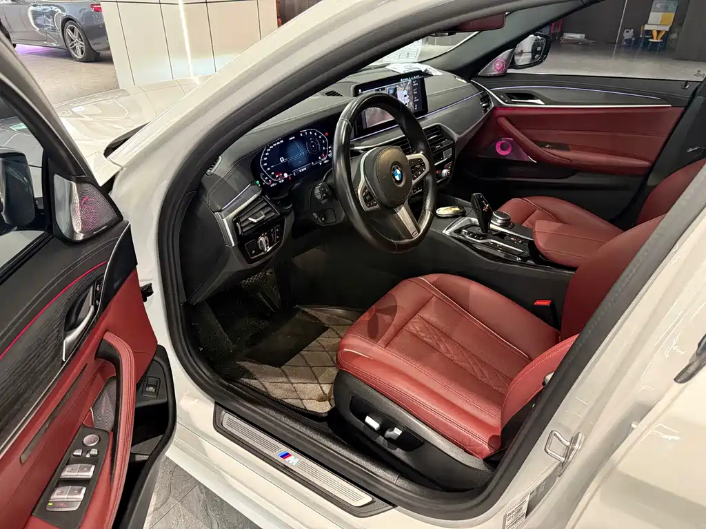 BMW 5 Series — миниатюра 4