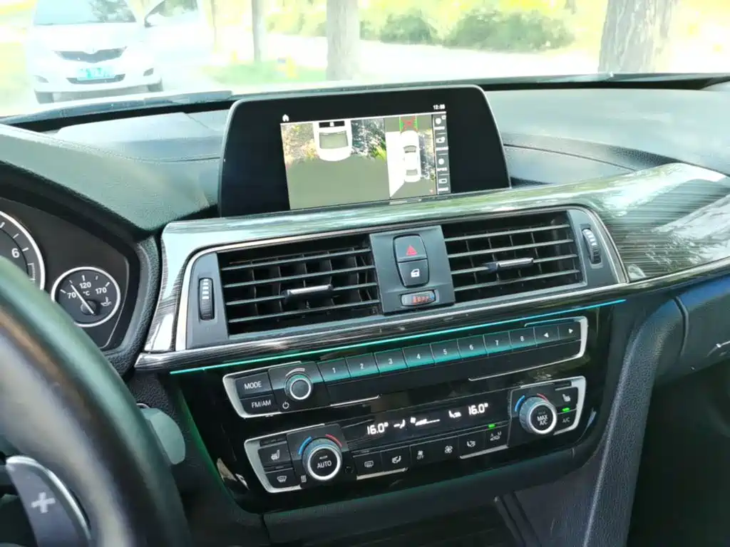 BMW 3 Series — миниатюра 13