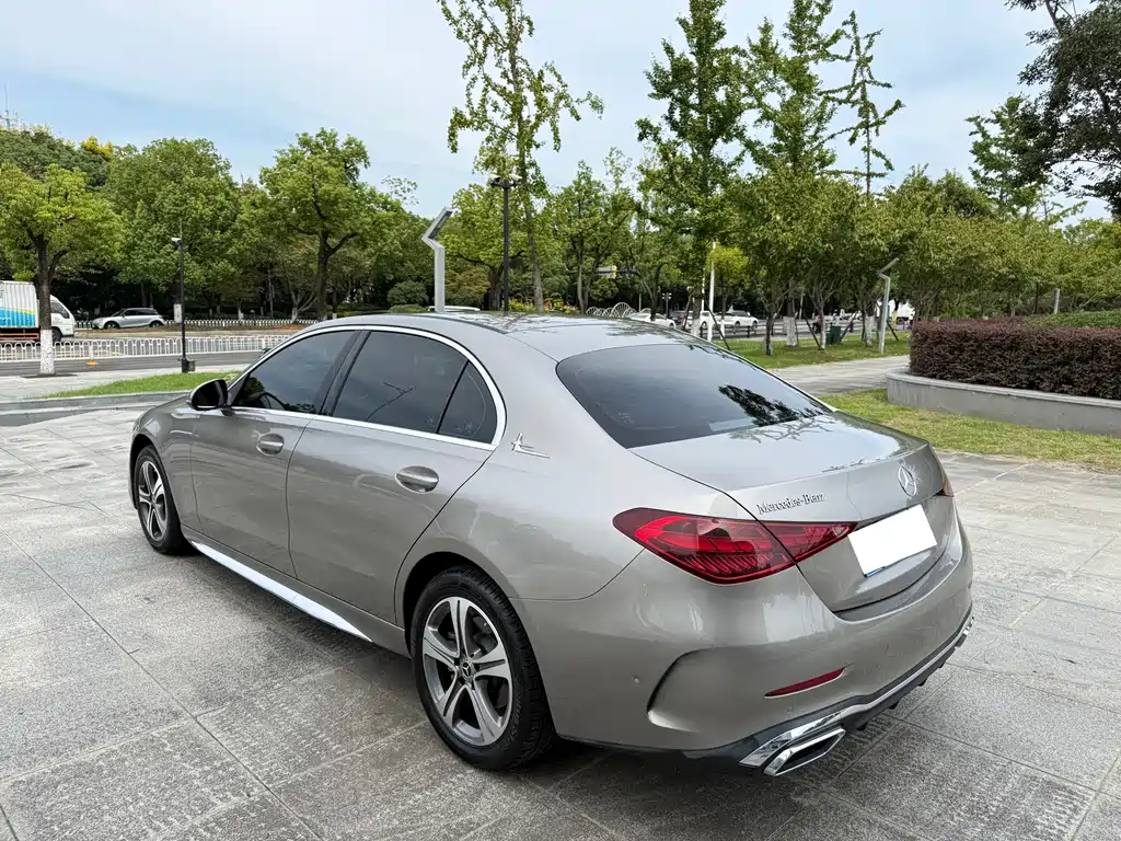 Mercedes-Benz C-Class — миниатюра 5