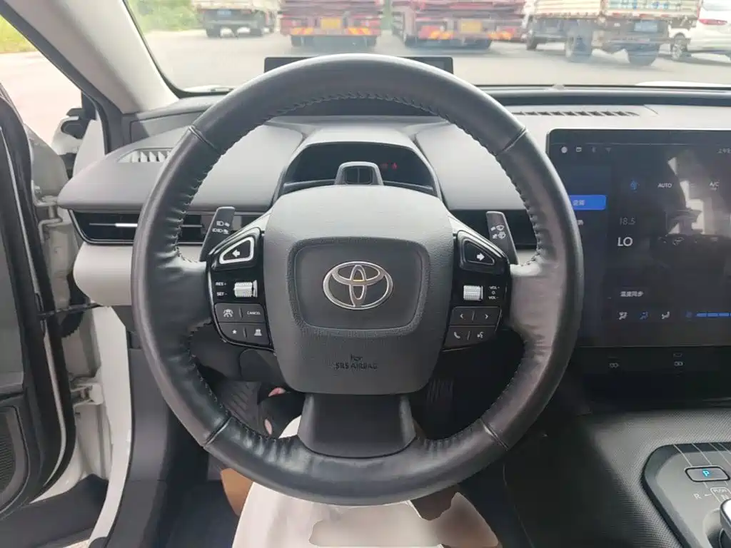 Toyota Toyota BZ5 — миниатюра 7