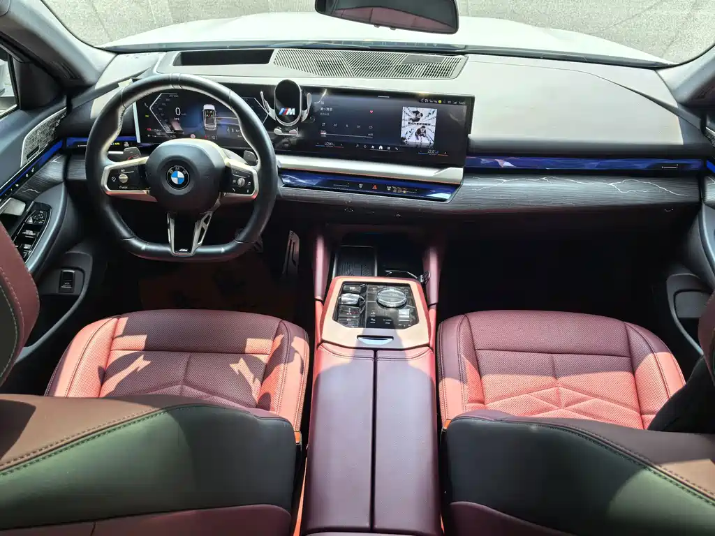 BMW 5 Series — миниатюра 11