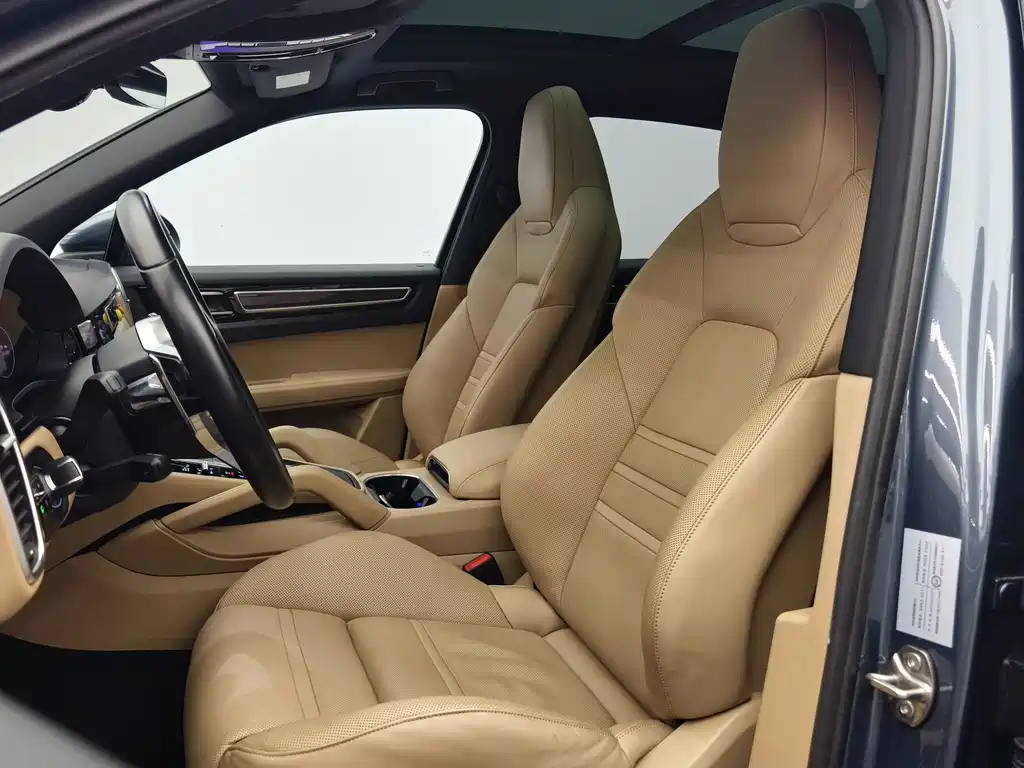 Porsche Cayenne — миниатюра 6