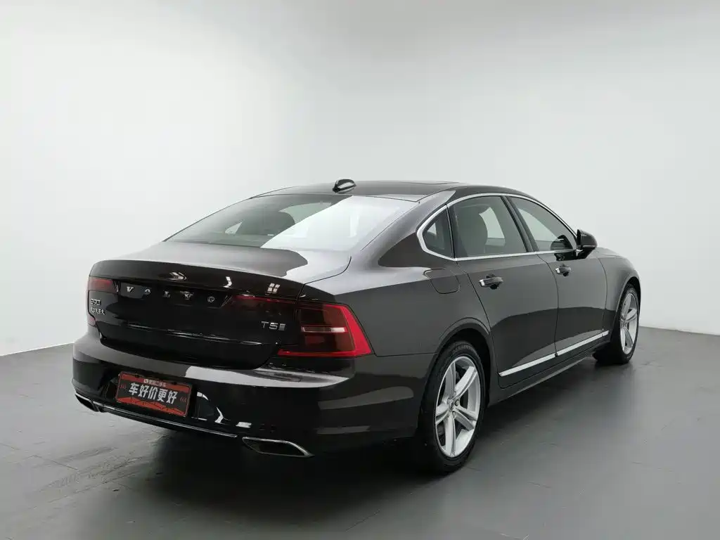 Volvo S90 — миниатюра 2