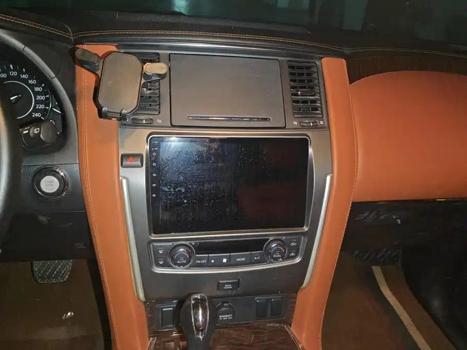 Nissan Patrol — миниатюра 13