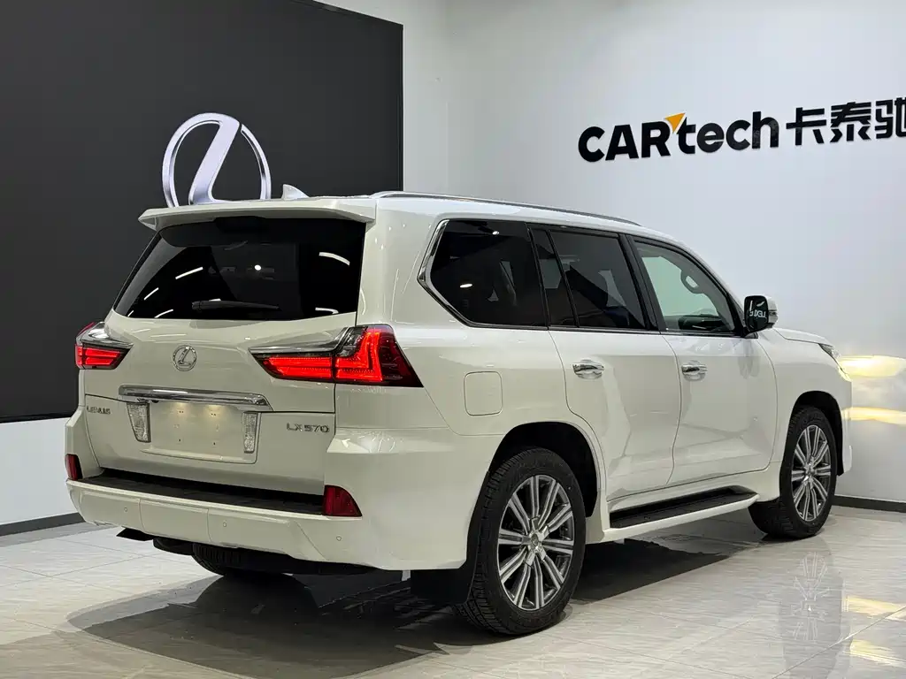 Lexus LX — миниатюра 6