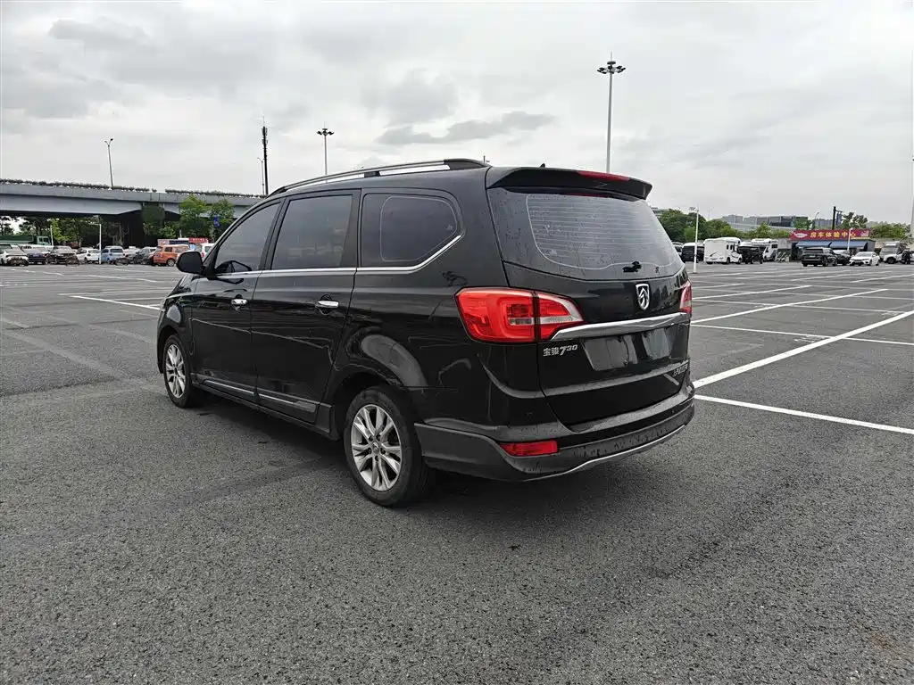 Baojun 730 2016 1.5L MT Comfort 7 мест V