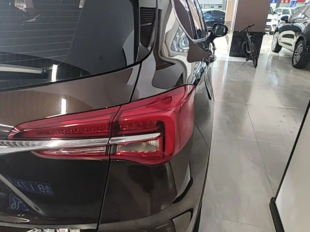 Buick Envision Plus — миниатюра 8