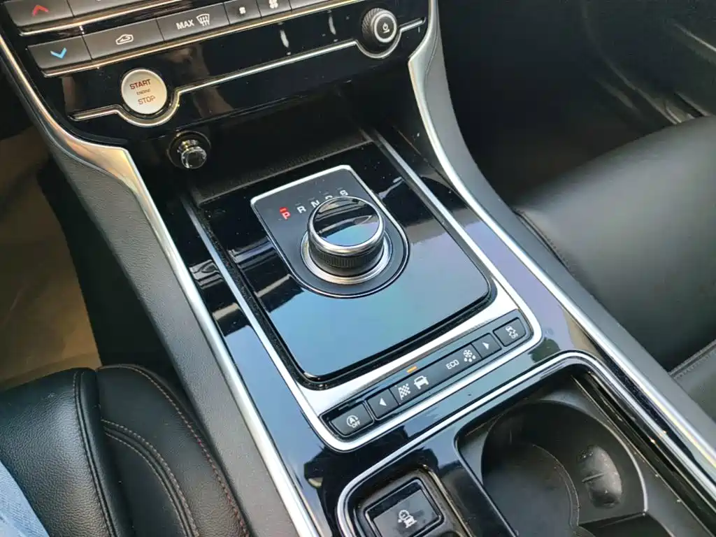 Jaguar XEL — миниатюра 14