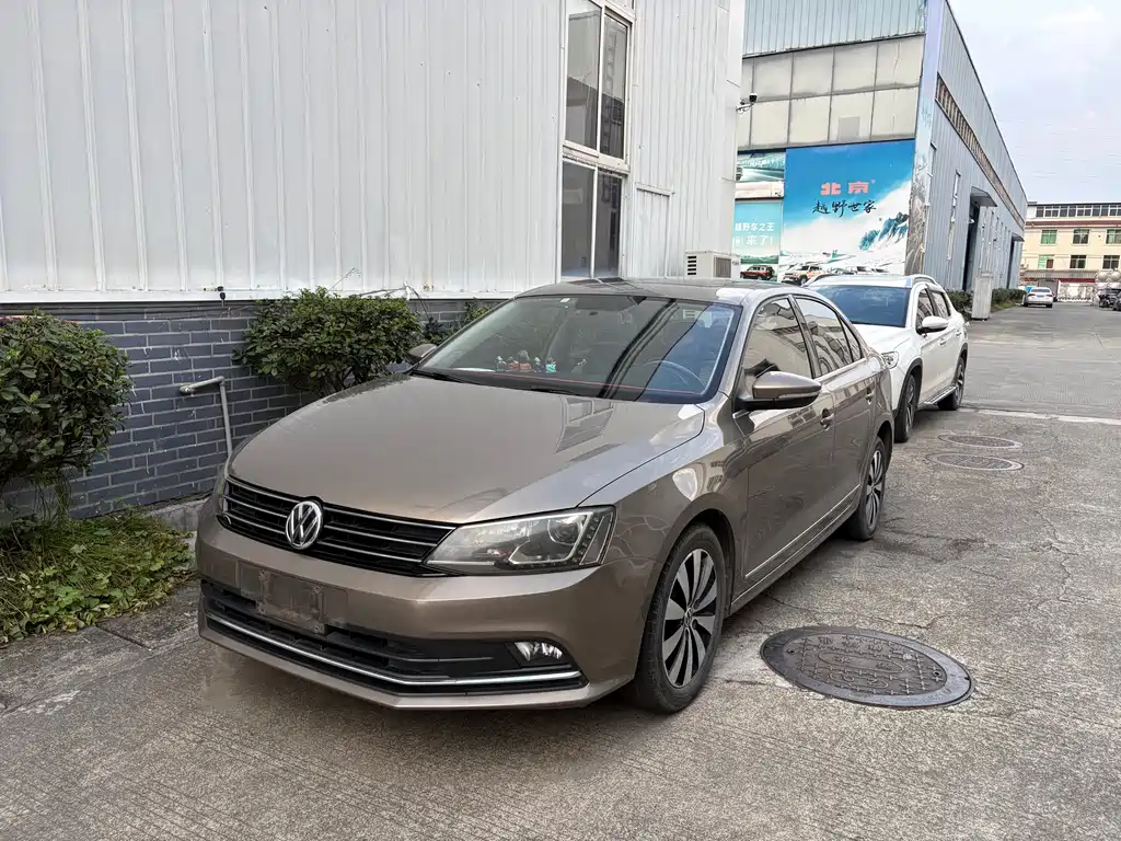 Volkswagen Sagitar 2017 1.6L AT Comfort