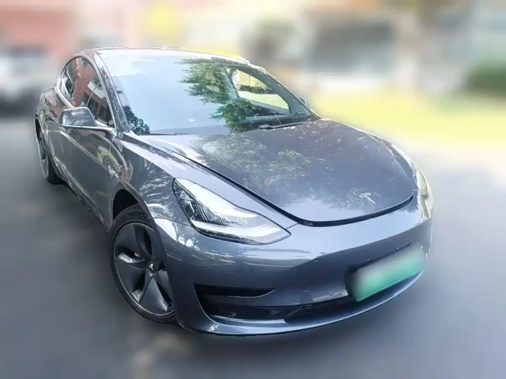 Tesla Model 3 — миниатюра 6