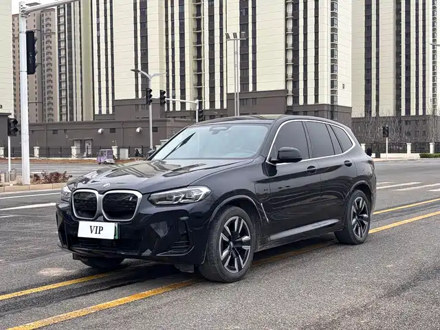 BMW IX3 2023