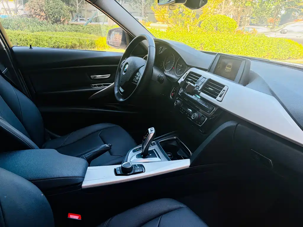 BMW 3 Series — миниатюра 9