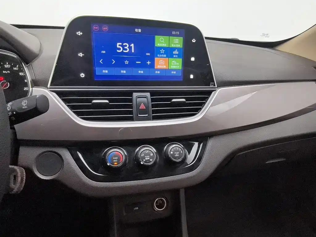 Baojun 310W — миниатюра 12