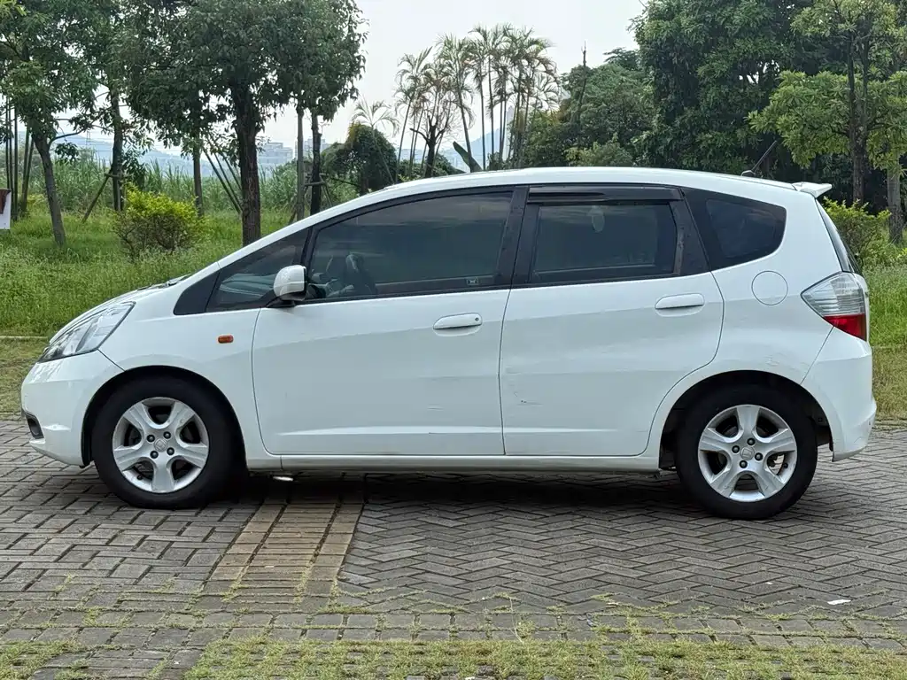 Honda Fit — миниатюра 4