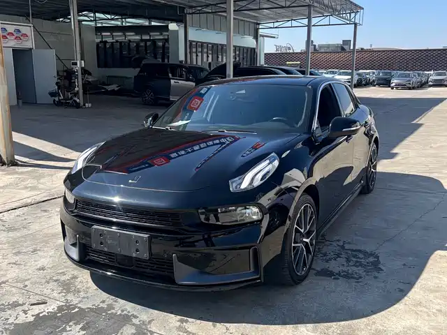 2019 Lynk & Co 03