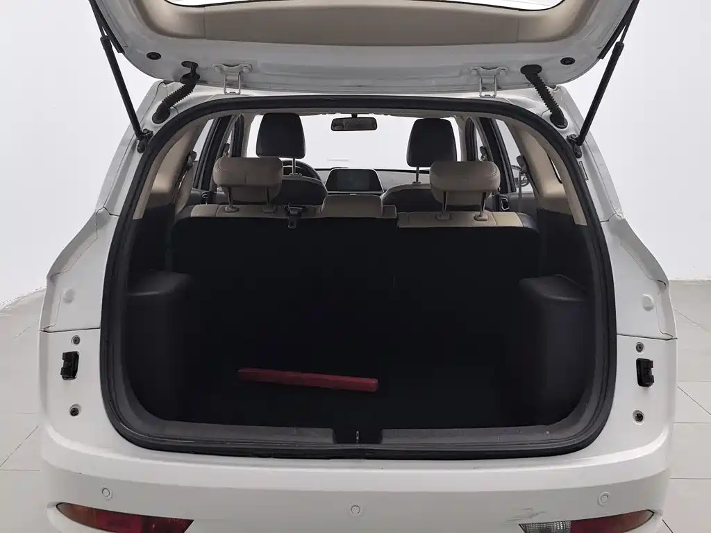Baojun 310W — миниатюра 16