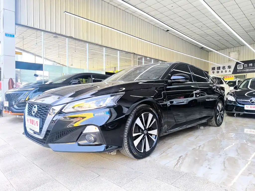 Nissan Teana 2022