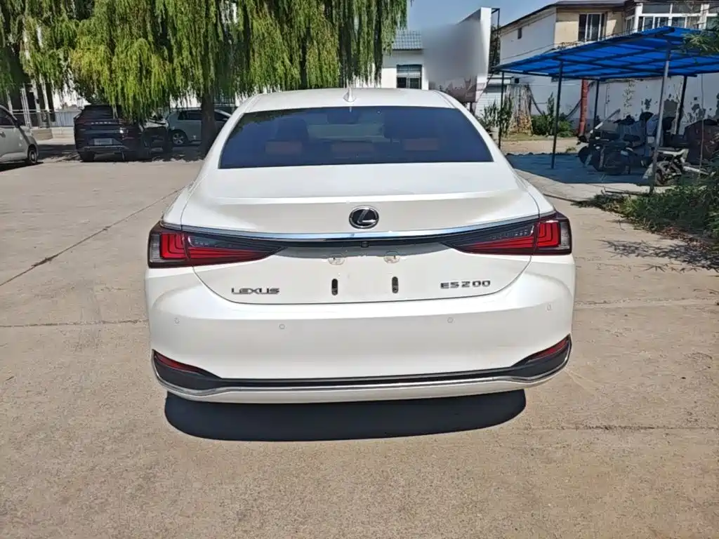 Lexus ES — миниатюра 6