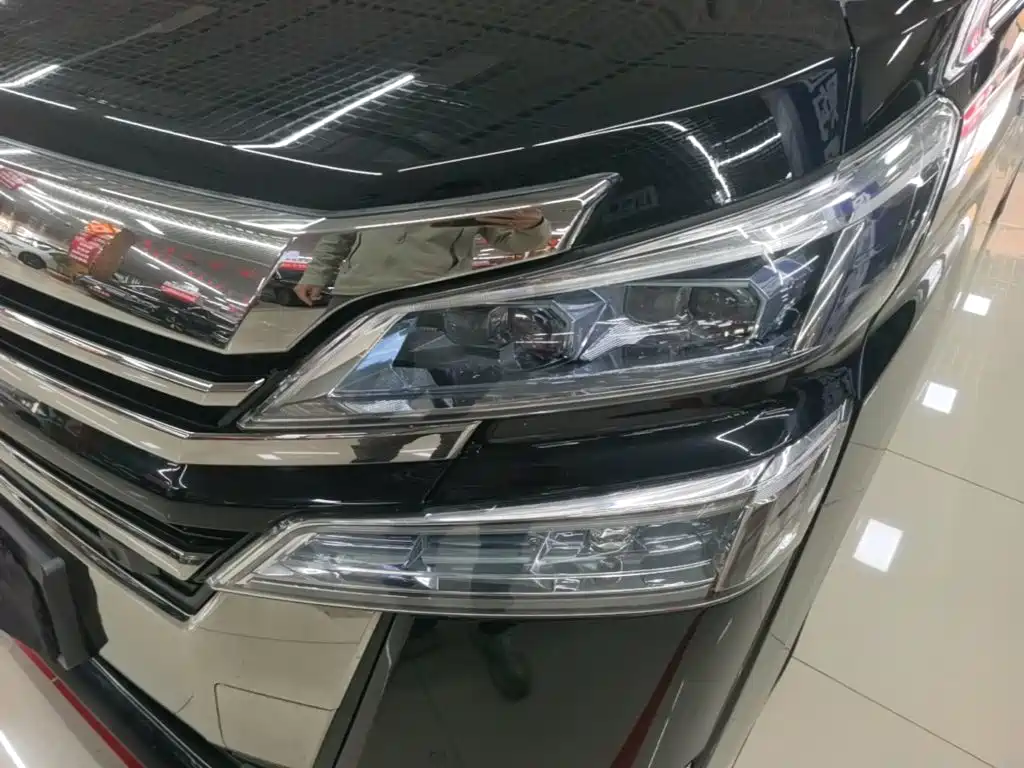 Toyota Vellfire — миниатюра 24