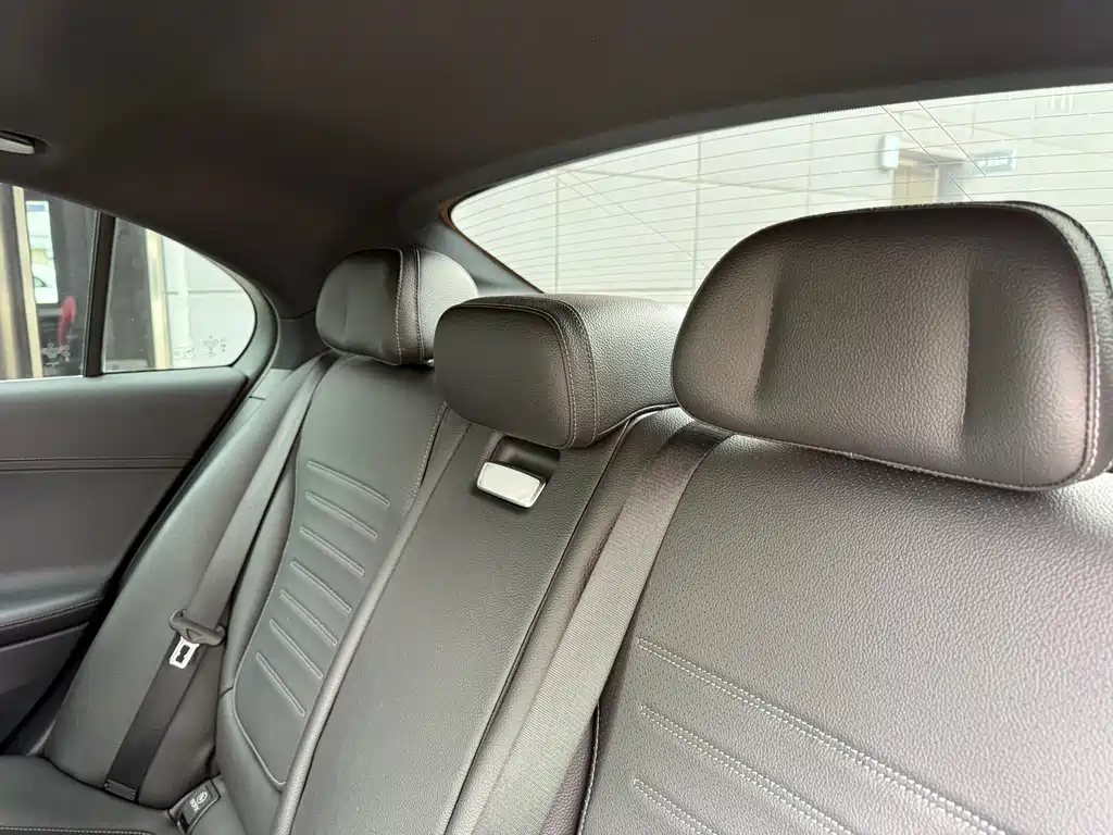 Mercedes-Benz C-Class — миниатюра 36