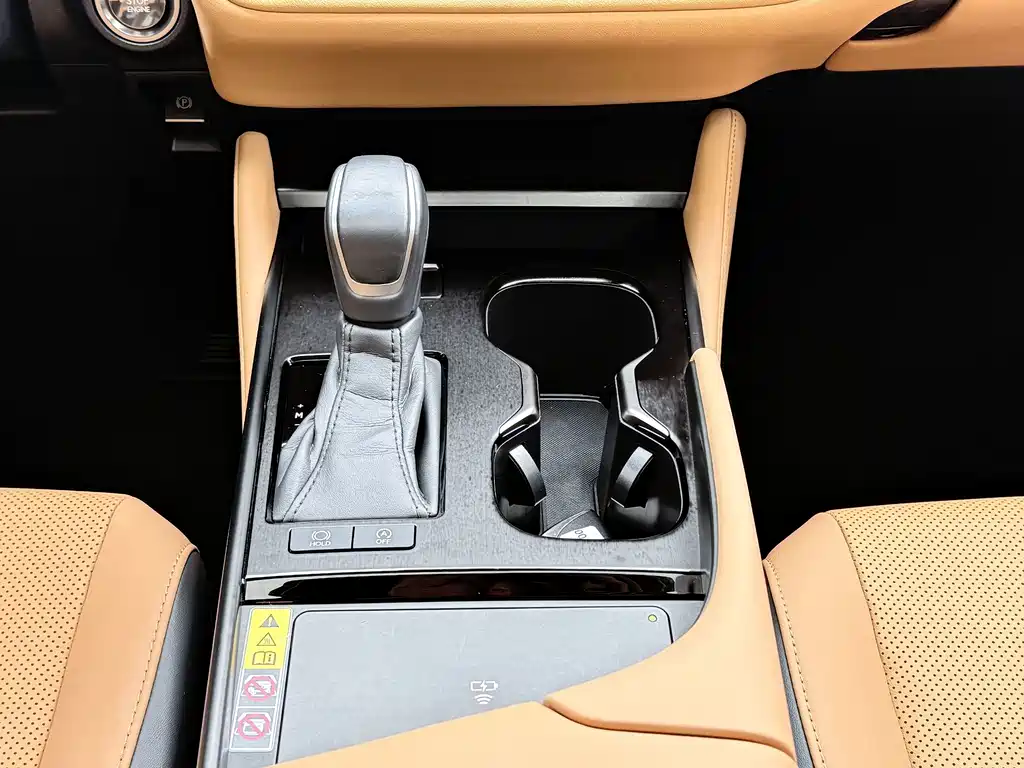 Lexus ES — миниатюра 14