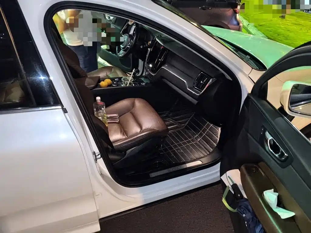 Volvo XC60 — миниатюра 19