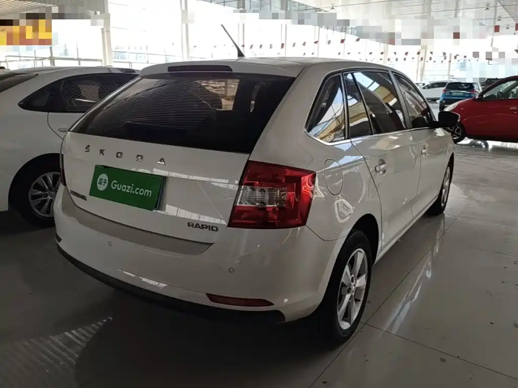 Skoda Rapid Spaceback — миниатюра 7