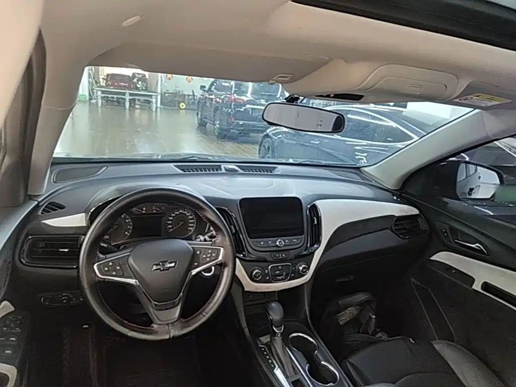 Chevrolet Equinox — миниатюра 10