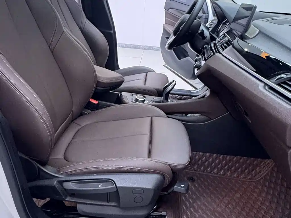 BMW X1 — миниатюра 10