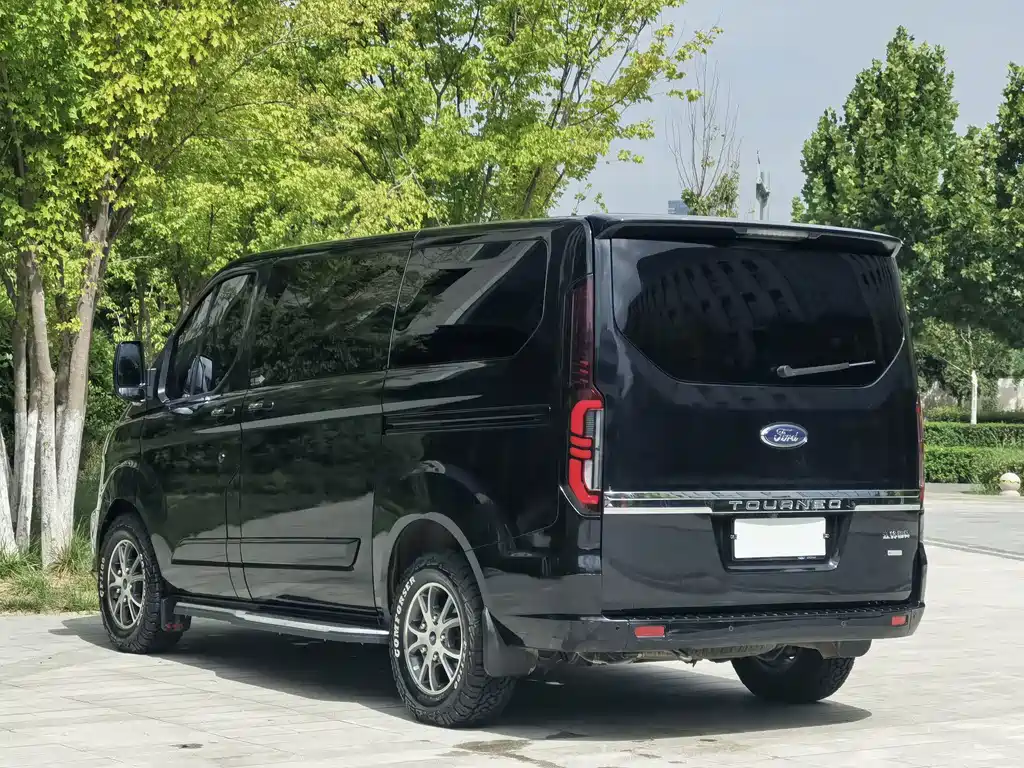 Ford Tourneo — миниатюра 6