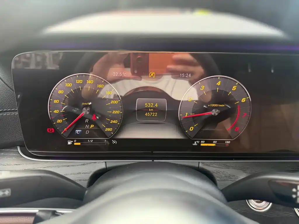 Mercedes-Benz E-Class — миниатюра 17