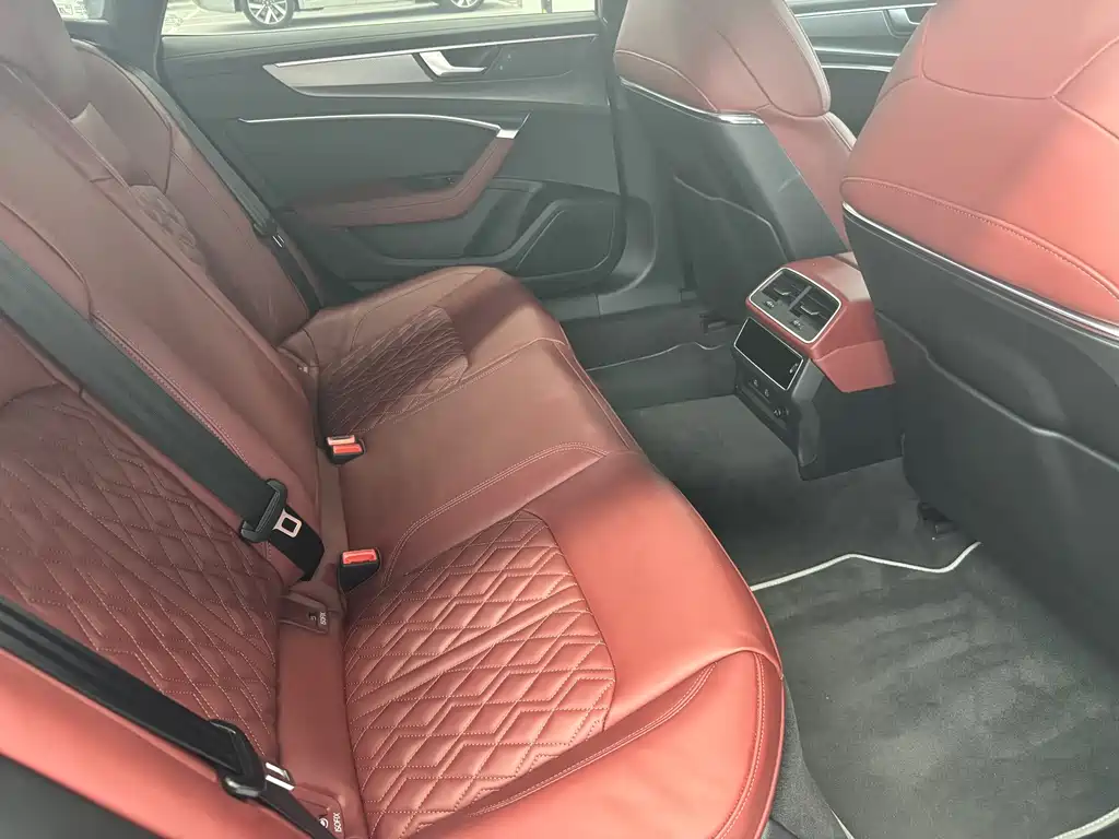Audi A7L — миниатюра 6