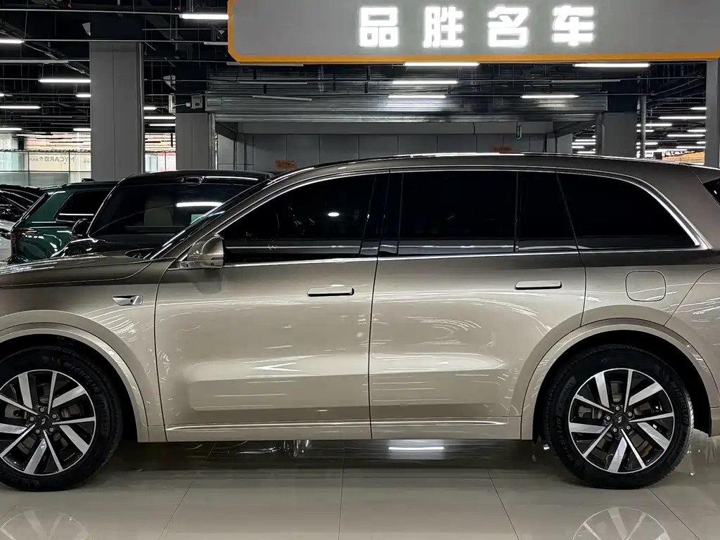 Li Auto Li L8 — миниатюра 3