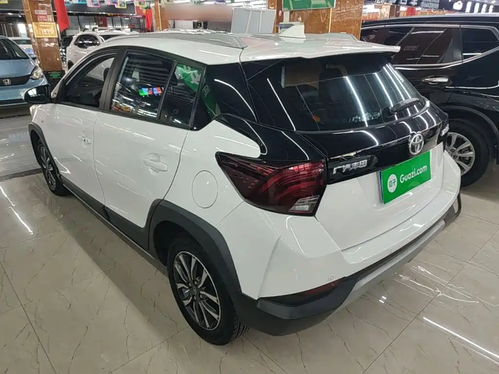 Toyota Yaris L — миниатюра 5