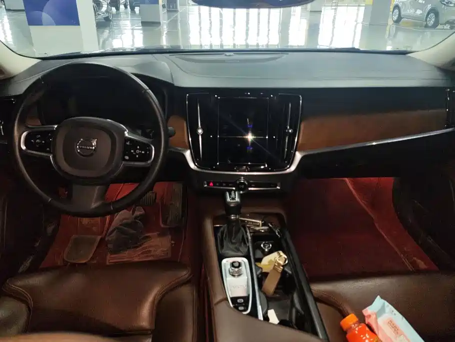 Volvo S90 — миниатюра 12