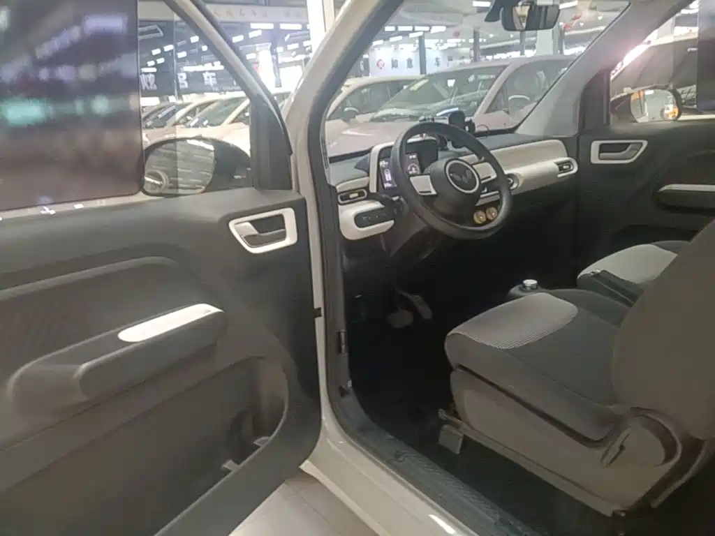 Wuling MINIEV — миниатюра 16
